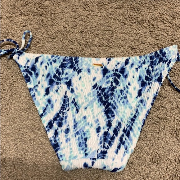 Victoria’s Secret Blue/White Tye Dyed Bikini - Picture 5 of 5